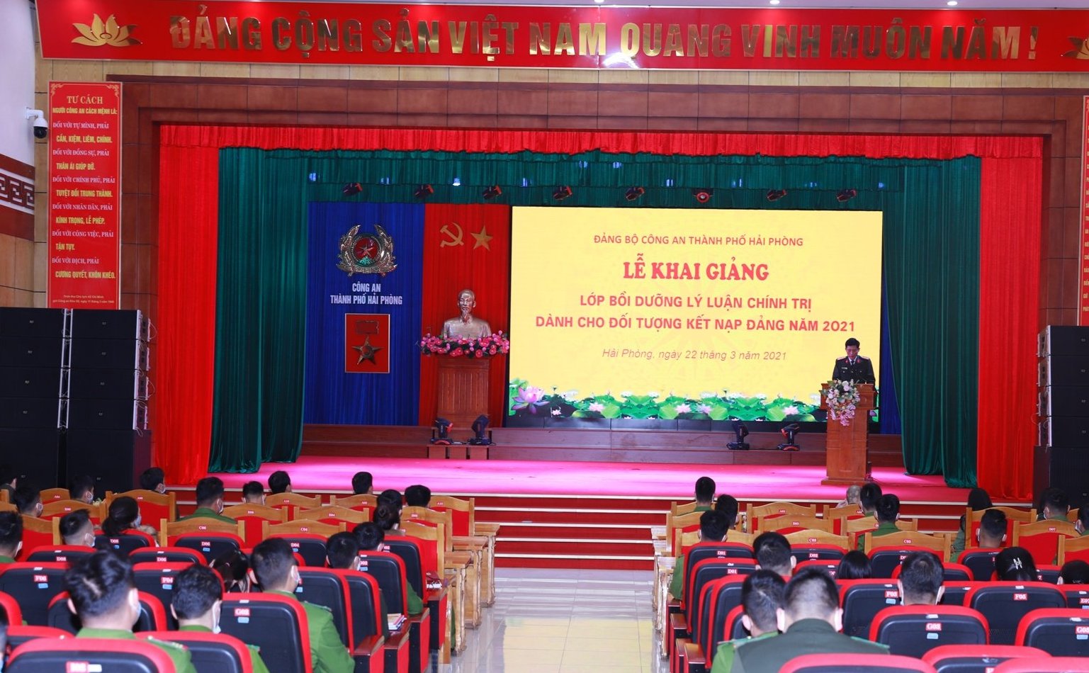 Khai giảng lớp bồi dưỡng kết nạp Đảng năm 2021